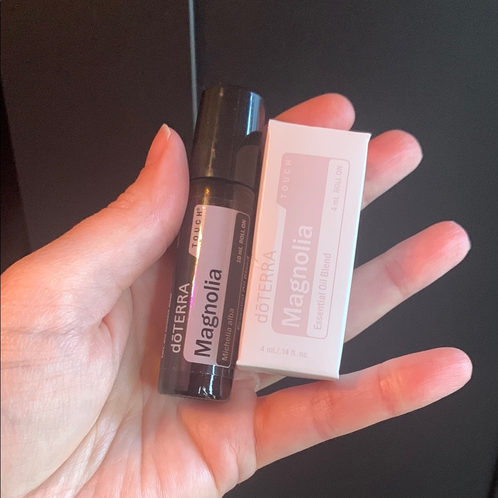 doTERRA Magnolia Essential Oil Blend - Black